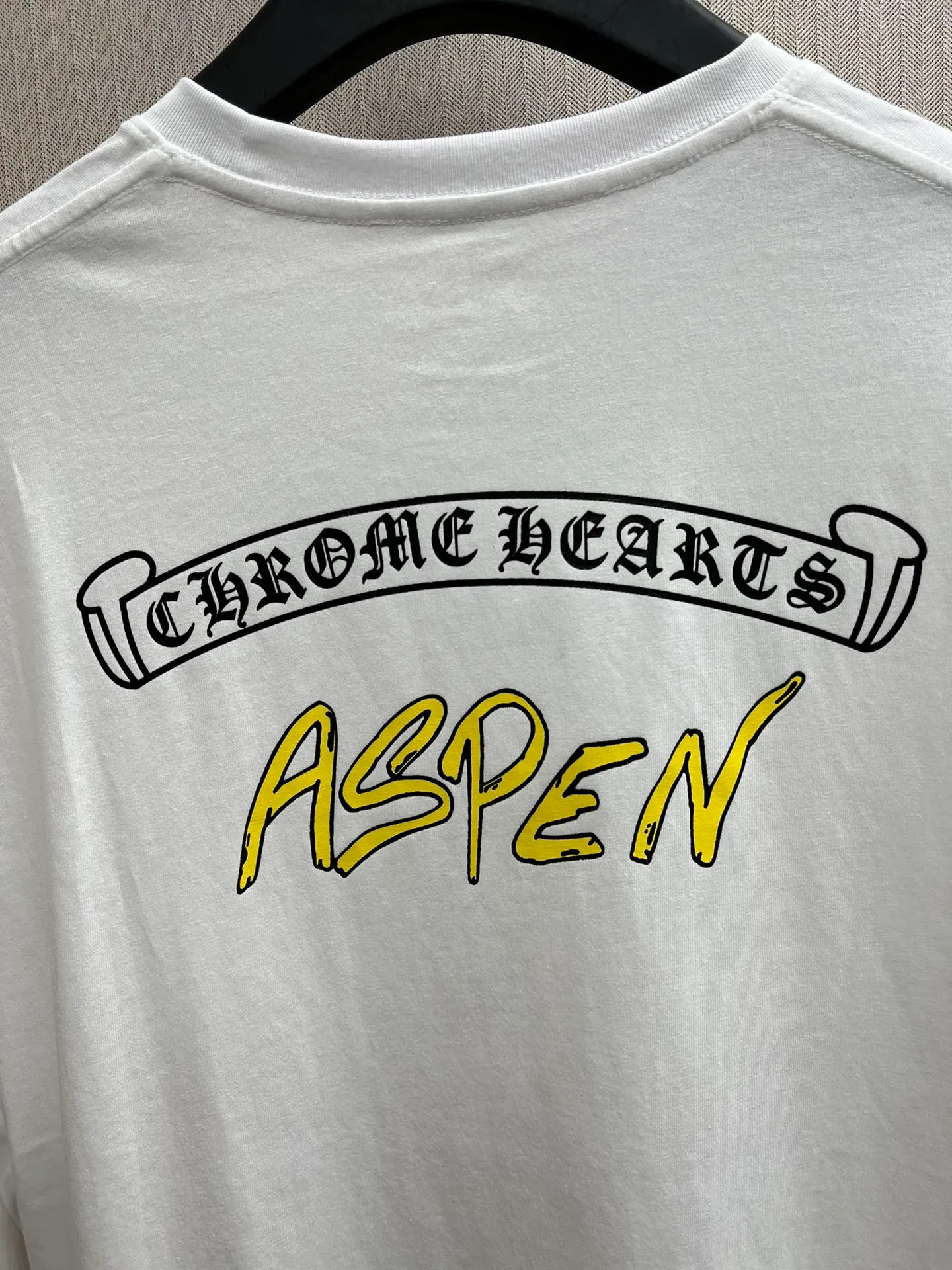 🅿️350 Croix Heart 25SS Graffiti Limited Long Sleeve. The fabric is made of 26-woven 220g cotton. The printing is ink printing. Customized accessories. Code number: S.M.L.